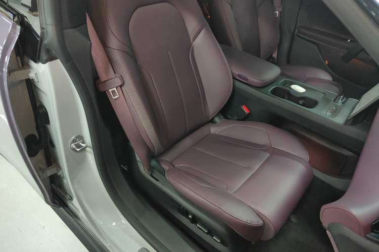 Used Nio ET5T 2024 75kWh Touring Right Front Seat