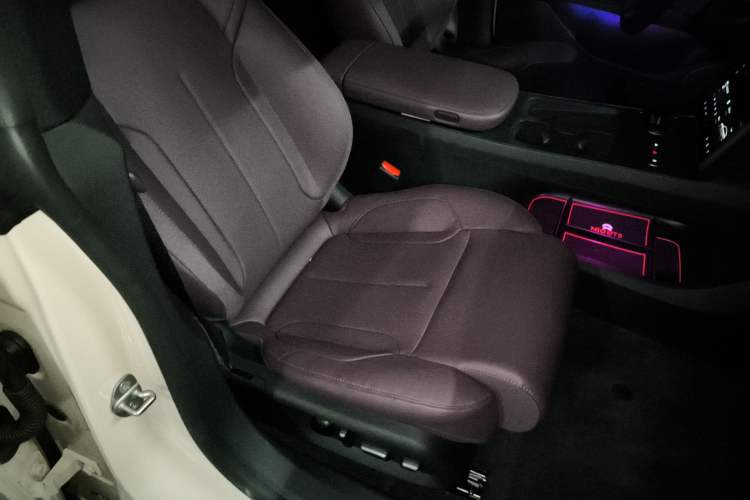 Used Nio ET5T 2024 75kWh Touring Right Front Seat