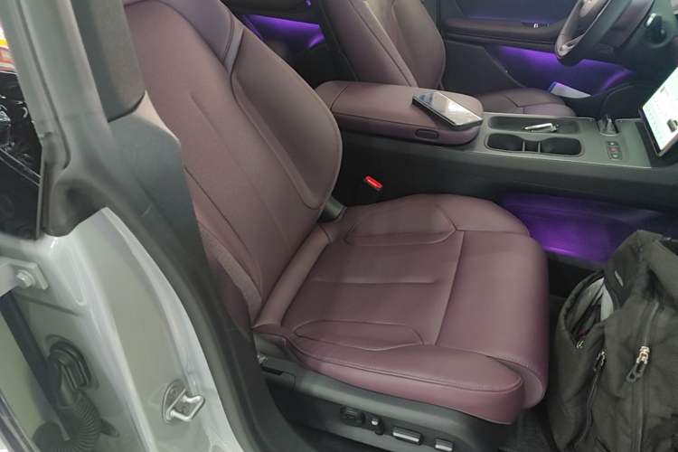 Used Nio ET5T 2024 75kWh Touring Right Front Seat