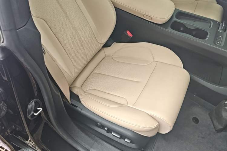 Used Nio ET5T 2024 75kWh Touring Right Front Seat