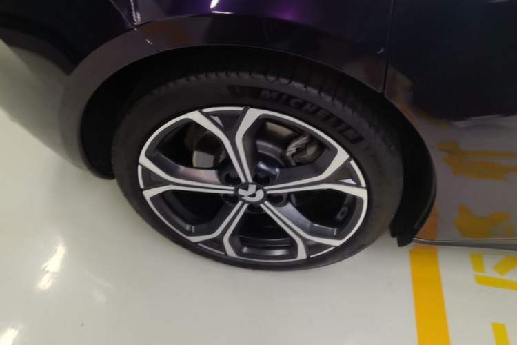 Used Nio ET5T 2024 75kWh Touring Right Rear Wheel Hub