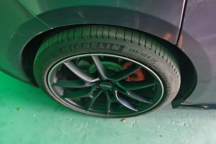 Used Nio ET5T 2024 75kWh Touring Right Rear Wheel Hub