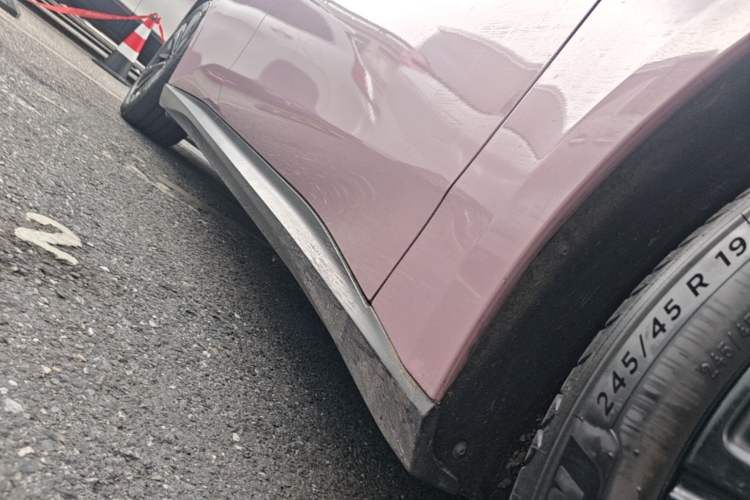 Used Nio ET5T 2024 75kWh Touring Right Side Sill