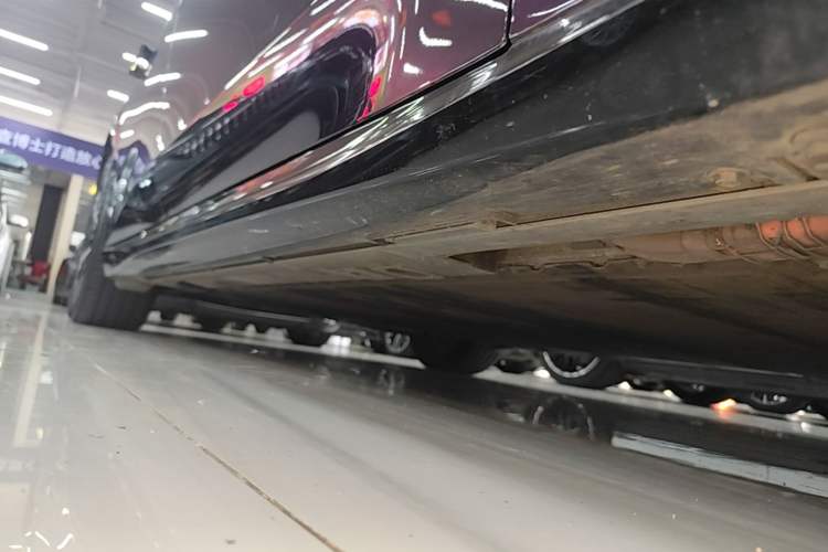 Used Nio ET5T 2024 75kWh Touring Right Side Sill