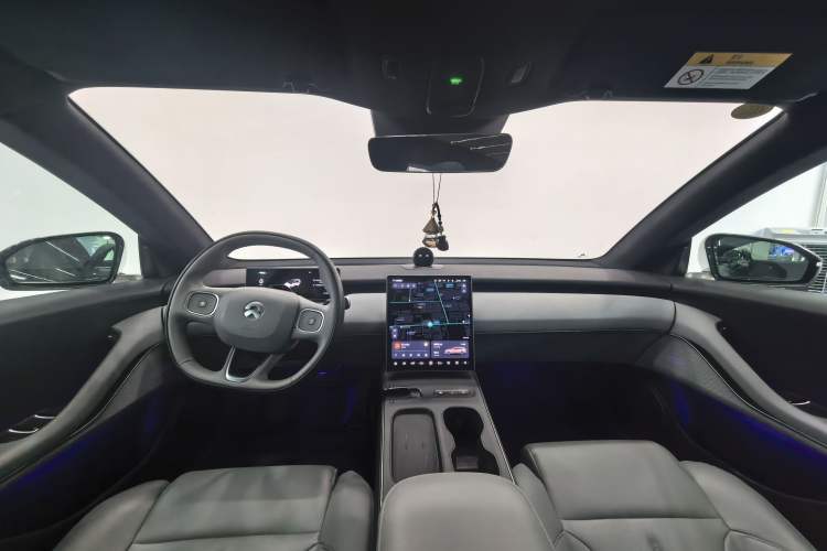 Used Nio ET5T 2024 75kWh Touring Center Console