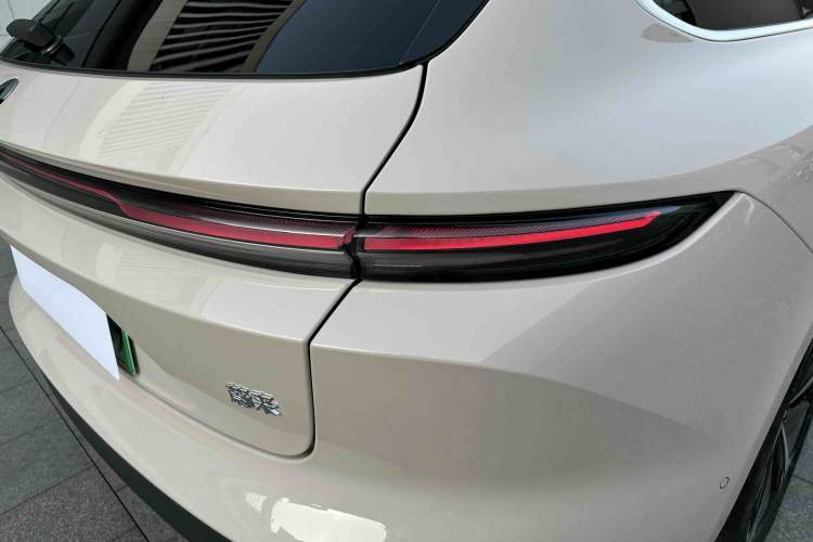 Used Nio ET5T 2024 75kWh Touring Exterior 10