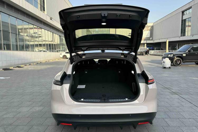 Used Nio ET5T 2024 75kWh Touring Exterior 13