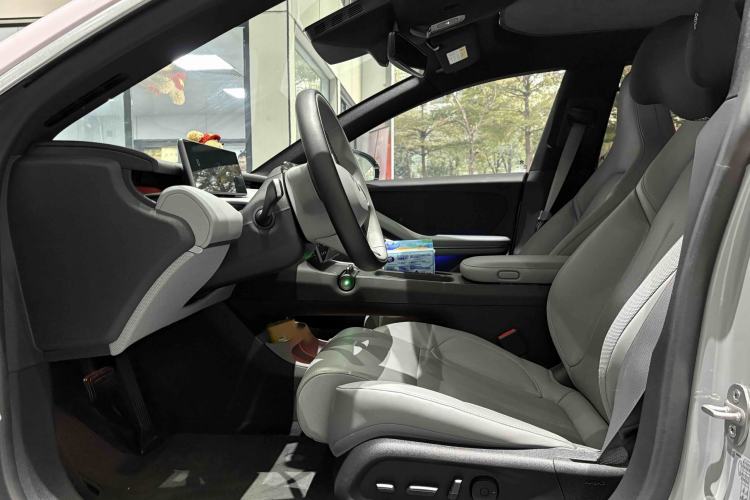 Used Nio ET5T 2024 75kWh Touring Interior 1