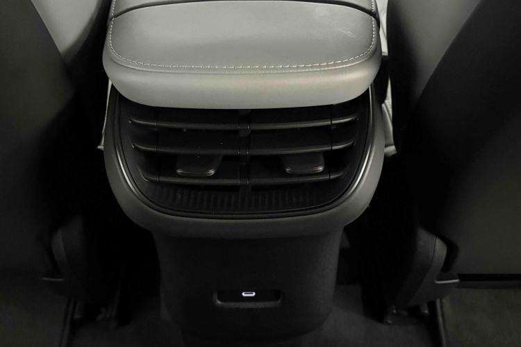 Used Nio ET5T 2024 75kWh Touring Interior 11