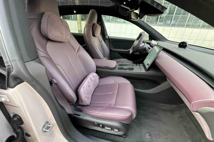 Used Nio ET5T 2024 75kWh Touring Interior 14