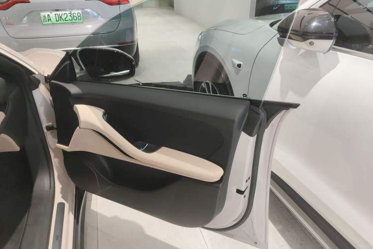 Used Nio ET5T 2024 75kWh Touring Interior 5