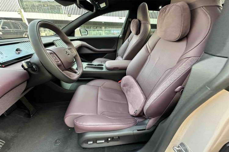 Used Nio ET5T 2024 75kWh Touring Interior 8