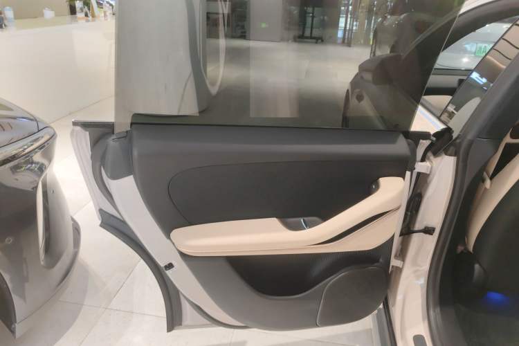 Used Nio ET5T 2024 75kWh Touring Interior 8