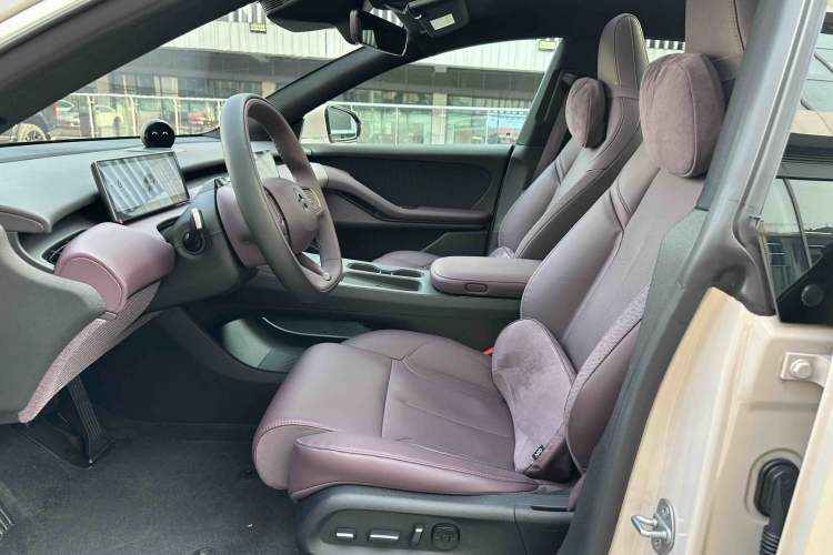 Used Nio ET5T 2024 75kWh Touring Interior 9