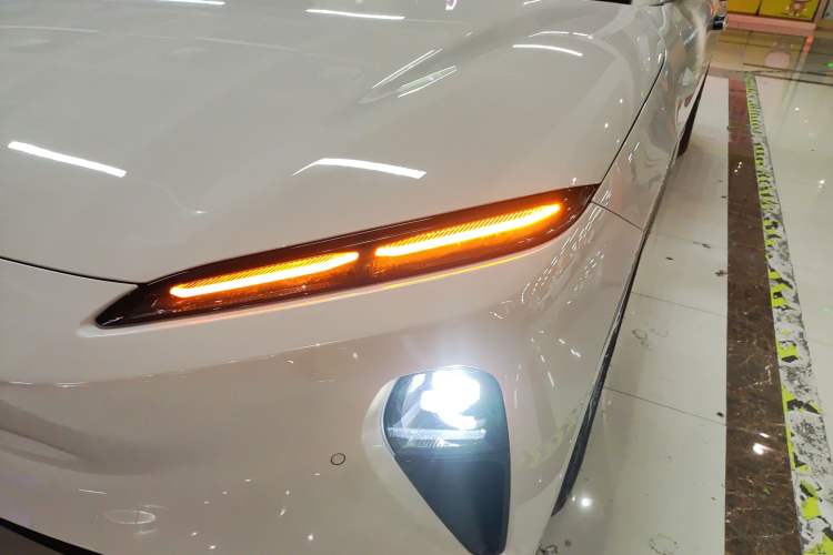 Used Nio ET5T 2024 75kWh Touring Left Front Headlight