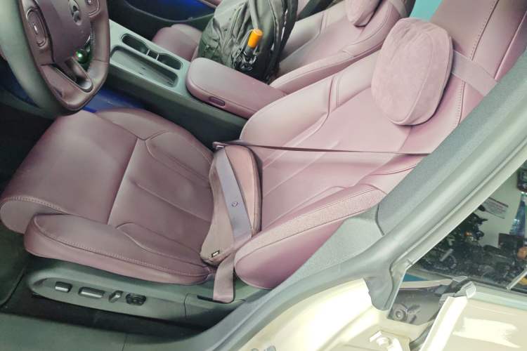 Used Nio ET5T 2024 75kWh Touring Left Front Seat