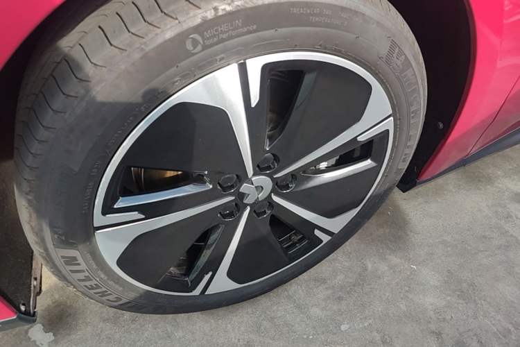 Used Nio ET5T 2024 75kWh Touring Left Front Wheel Hub