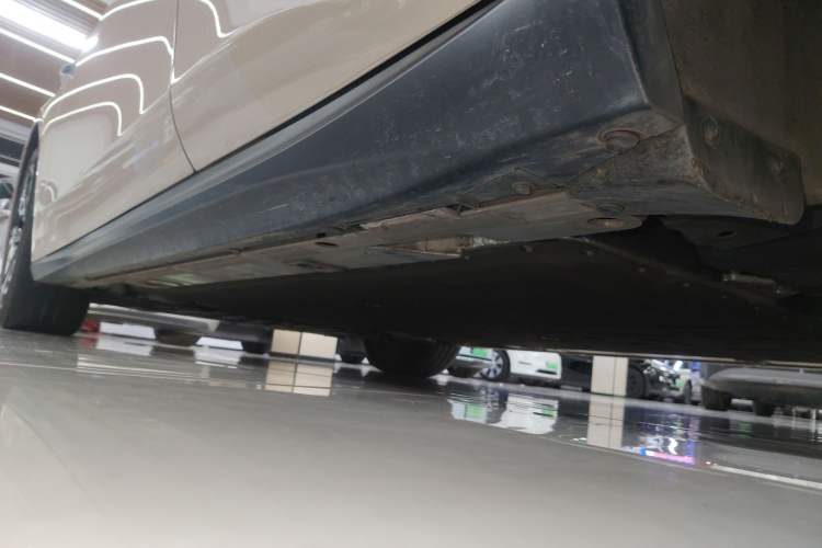 Used Nio ET5T 2024 75kWh Touring Left Side Sill