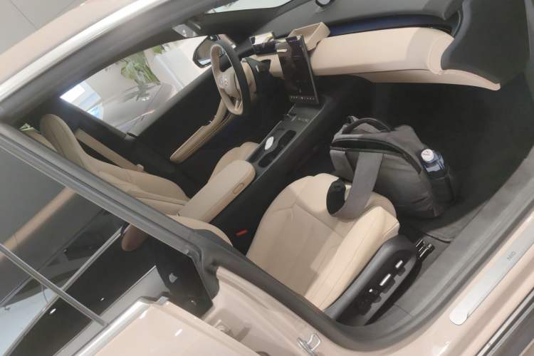 Used Nio ET5T 2024 75kWh Touring Right Front Seat
