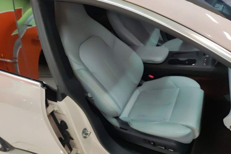 Used Nio ET5T 2024 75kWh Touring Right Front Seat