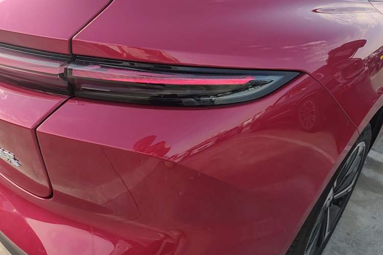 Used Nio ET5T 2024 75kWh Touring Right Rear Taillight