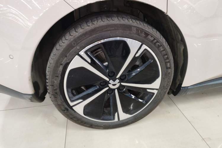 Used Nio ET5T 2024 75kWh Touring Right Rear Wheel Hub