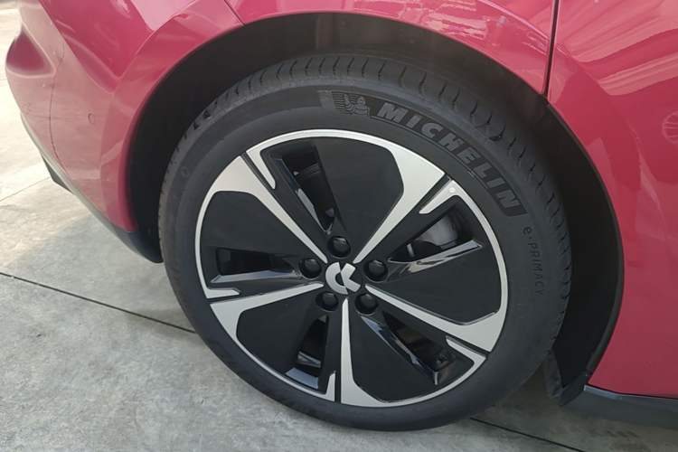 Used Nio ET5T 2024 75kWh Touring Right Rear Wheel Hub