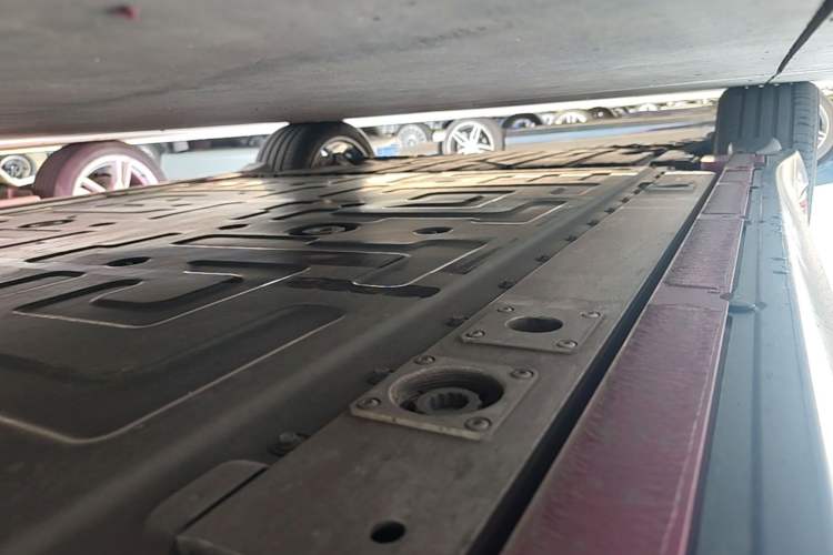 Used Nio ET5T 2024 75kWh Touring Right Side Sill