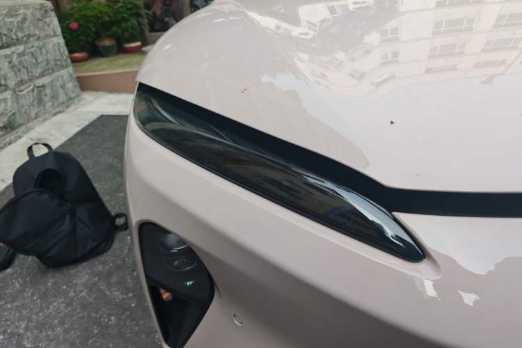 Used Nio ET5T 2024 75kWh Touring Right Front Headlight