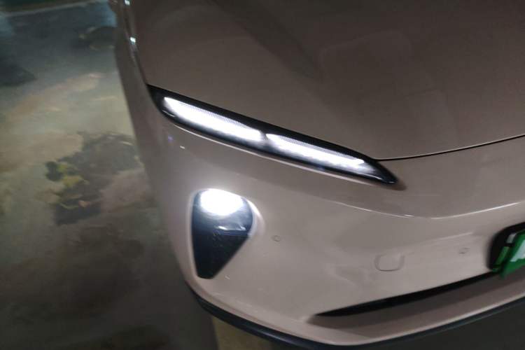 Used Nio ET5T 2024 75kWh Touring Right Front Headlight