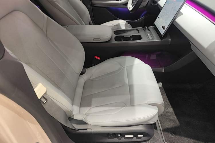 Used Nio ET5T 2024 75kWh Touring Right Front Seat