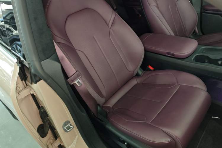 Used Nio ET5T 2024 75kWh Touring Right Front Seat