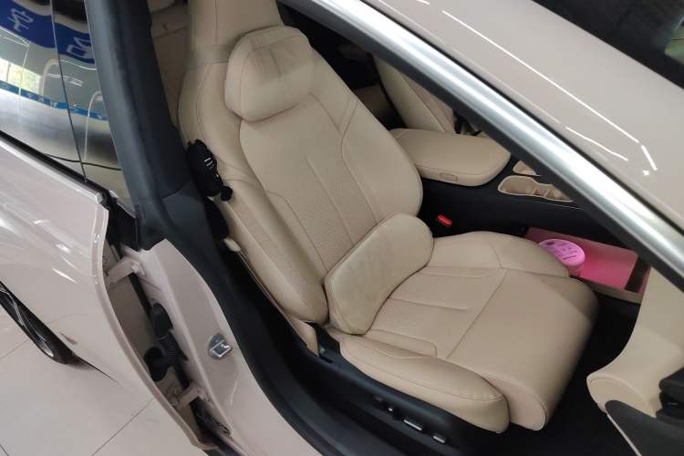 Used Nio ET5T 2024 75kWh Touring Right Front Seat