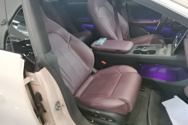 Used Nio ET5T 2024 75kWh Touring Right Front Seat