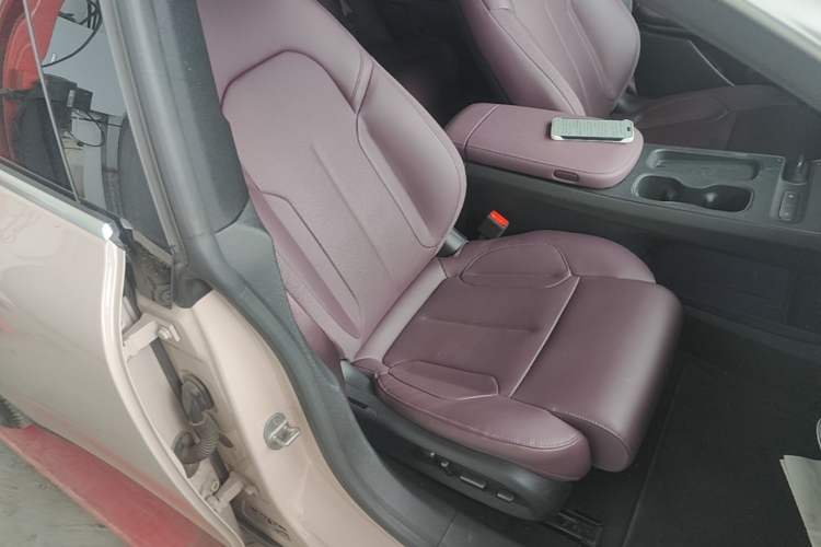 Used Nio ET5T 2024 75kWh Touring Right Front Seat