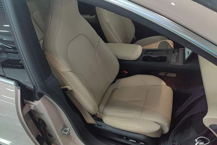 Used Nio ET5T 2024 75kWh Touring Right Front Seat