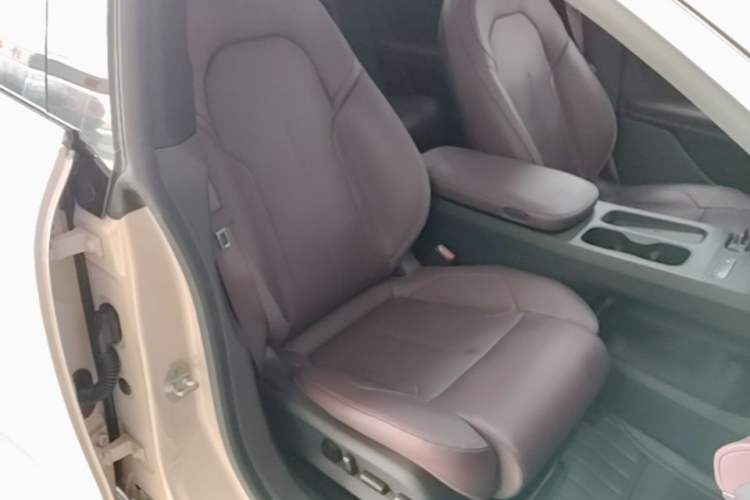 Used Nio ET5T 2024 75kWh Touring Right Front Seat