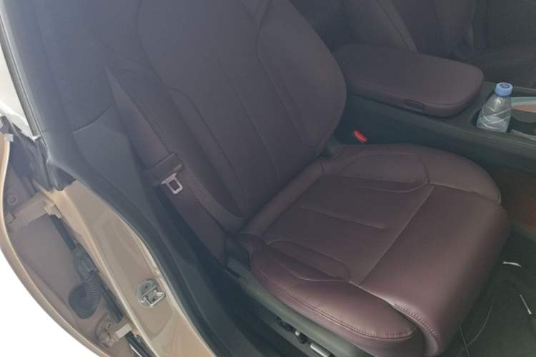 Used Nio ET5T 2024 75kWh Touring Right Front Seat