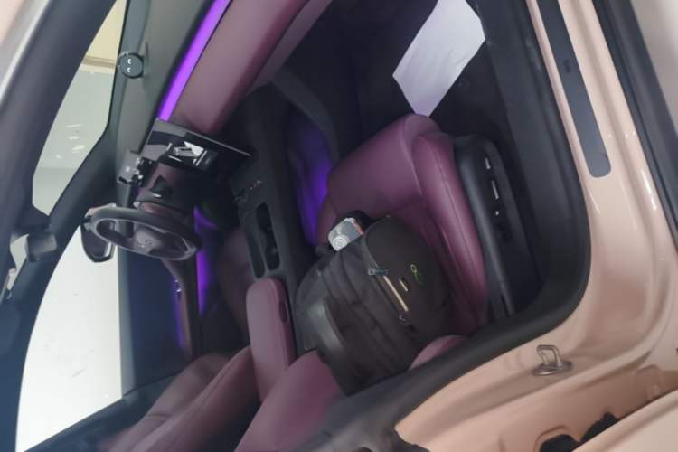 Used Nio ET5T 2024 75kWh Touring Right Front Seat