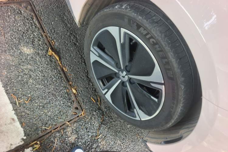 Used Nio ET5T 2024 75kWh Touring Right Front Wheel Hub