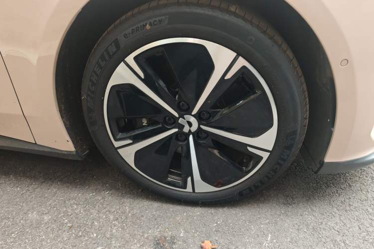 Used Nio ET5T 2024 75kWh Touring Right Front Wheel Hub