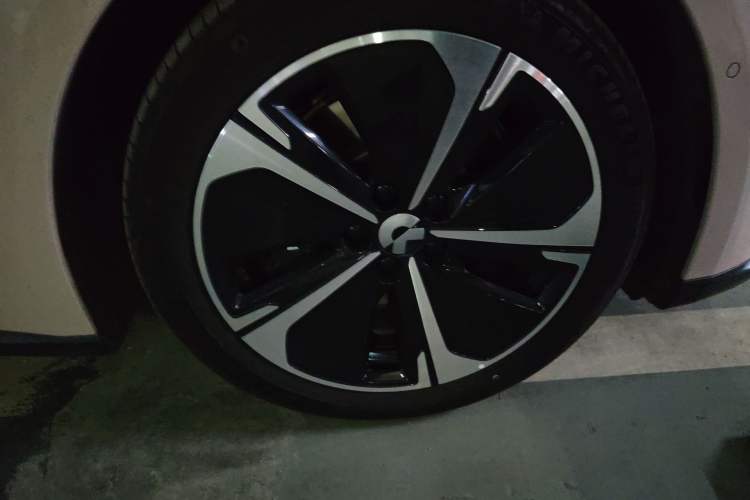 Used Nio ET5T 2024 75kWh Touring Right Front Wheel Hub