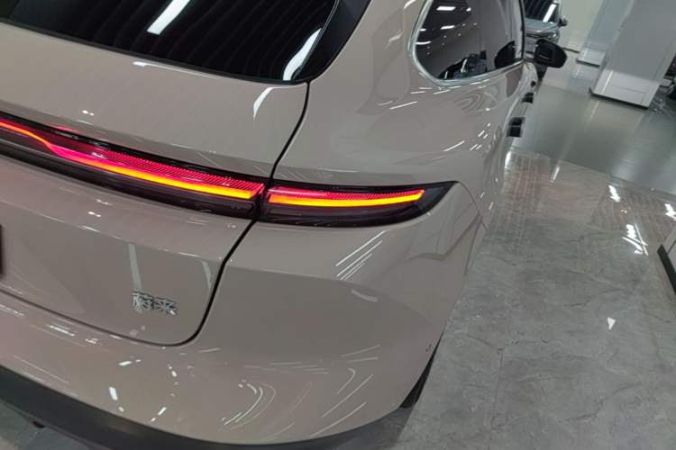 Used Nio ET5T 2024 75kWh Touring Right Rear Taillight