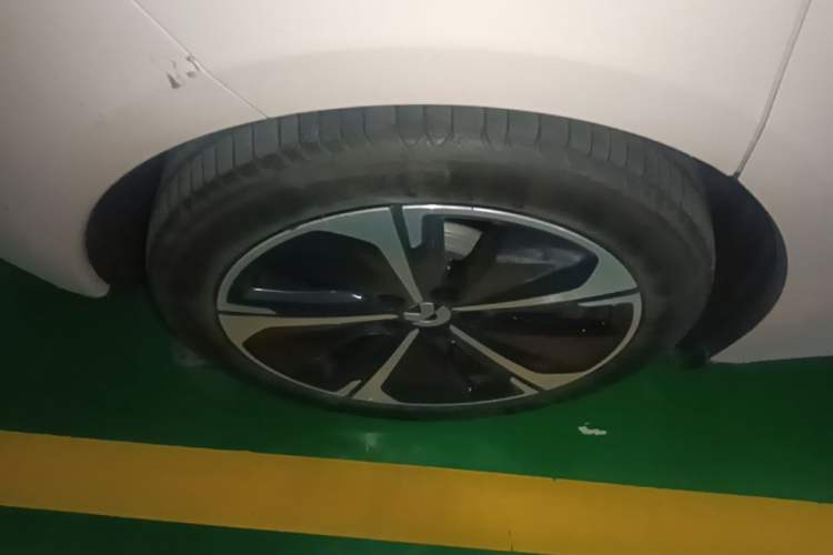 Used Nio ET5T 2024 75kWh Touring Right Rear Wheel Hub