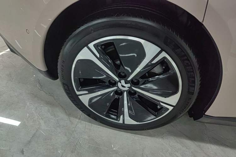 Used Nio ET5T 2024 75kWh Touring Right Rear Wheel Hub