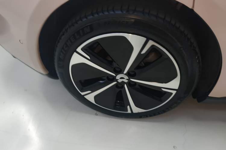 Used Nio ET5T 2024 75kWh Touring Right Rear Wheel Hub