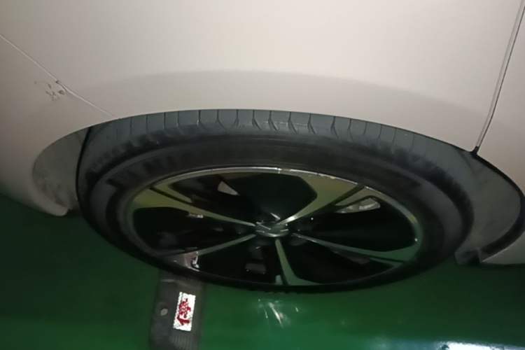 Used Nio ET5T 2024 75kWh Touring Right Rear Wheel Hub