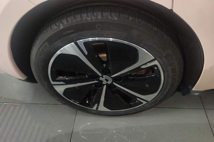 Used Nio ET5T 2024 75kWh Touring Right Rear Wheel Hub