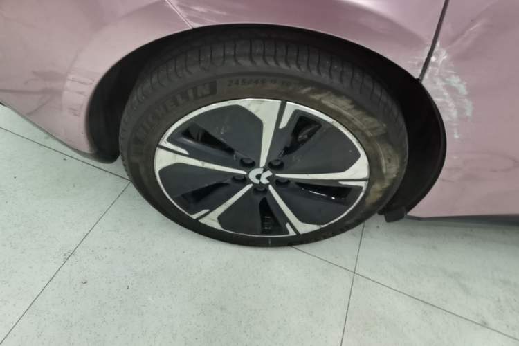 Used Nio ET5T 2024 75kWh Touring Right Rear Wheel Hub