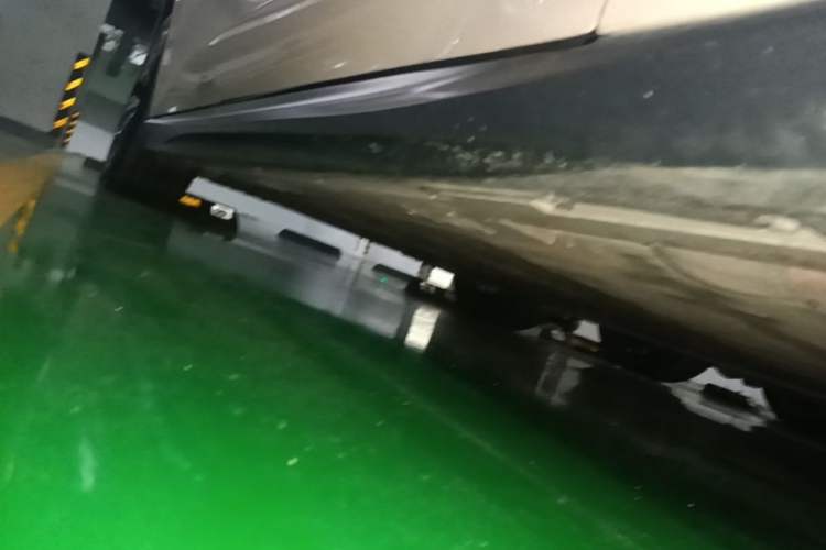 Used Nio ET5T 2024 75kWh Touring Right Side Sill